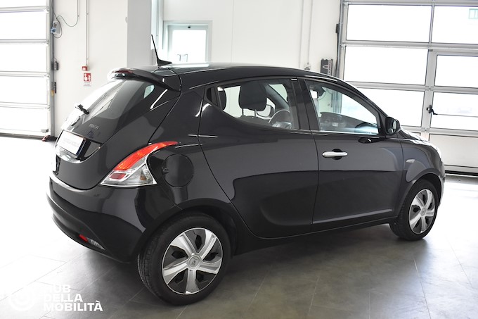 LANCIA Ypsilon 1.0 FireFly 5 porte S&S Hybrid Silver Plus